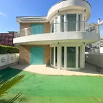 Renzo- Parcheggio E Giardino Privati A Pochi Passi Dal Mare Lido di Jesolo