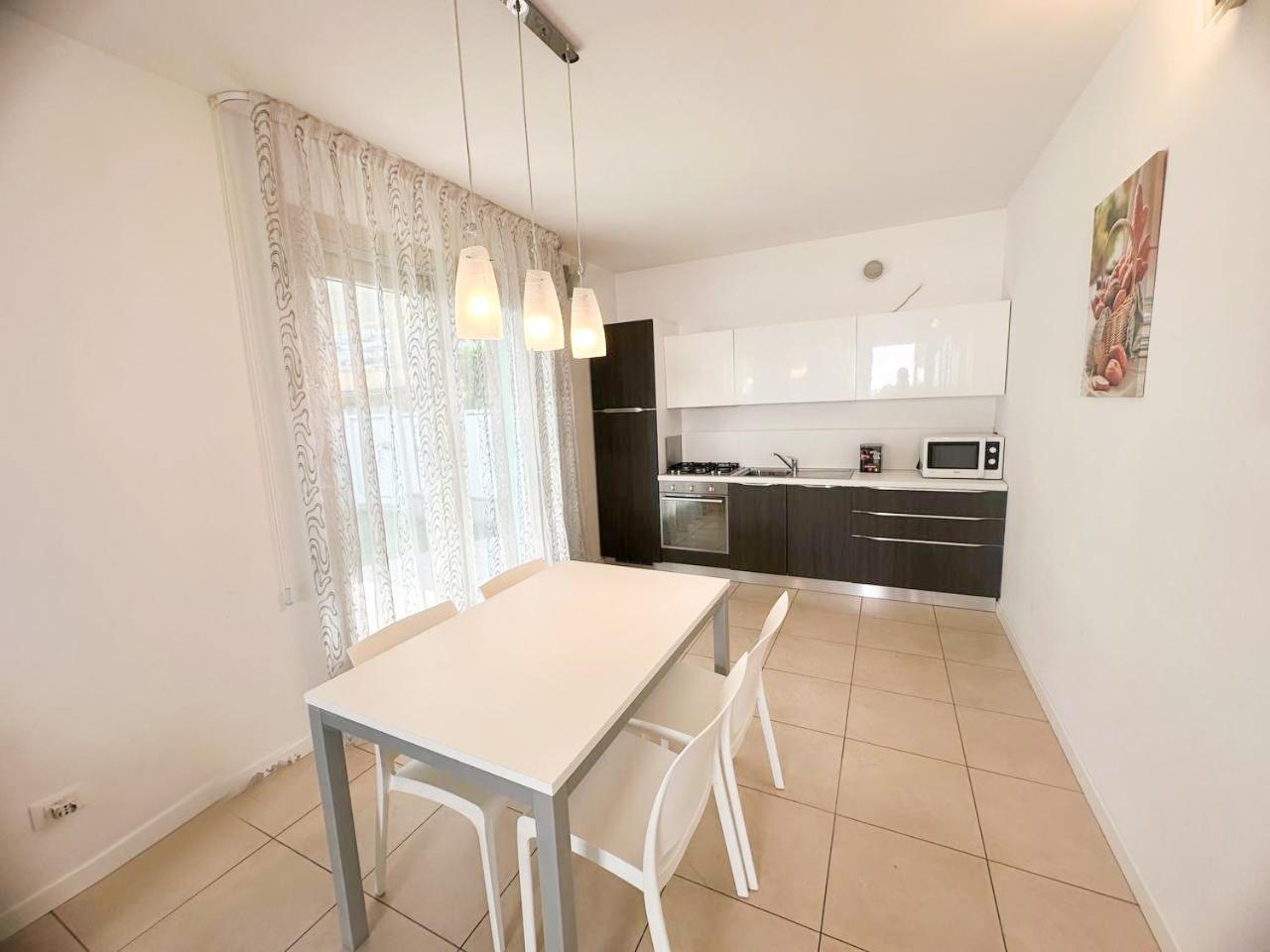 Renzo- Parcheggio E Giardino Privati A Pochi Passi Dal Mare *