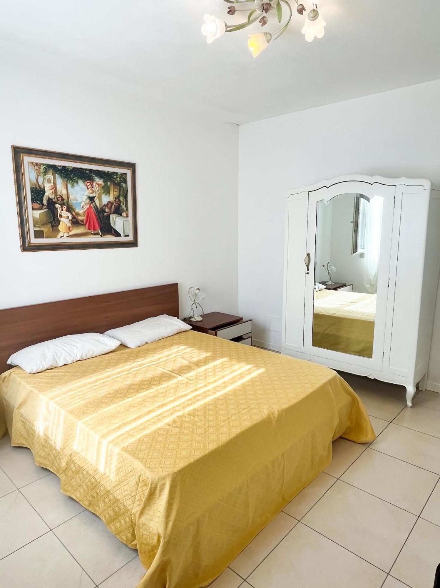 Appartamento Renzo- Parcheggio E Giardino Privati A Pochi Passi Dal Mare *